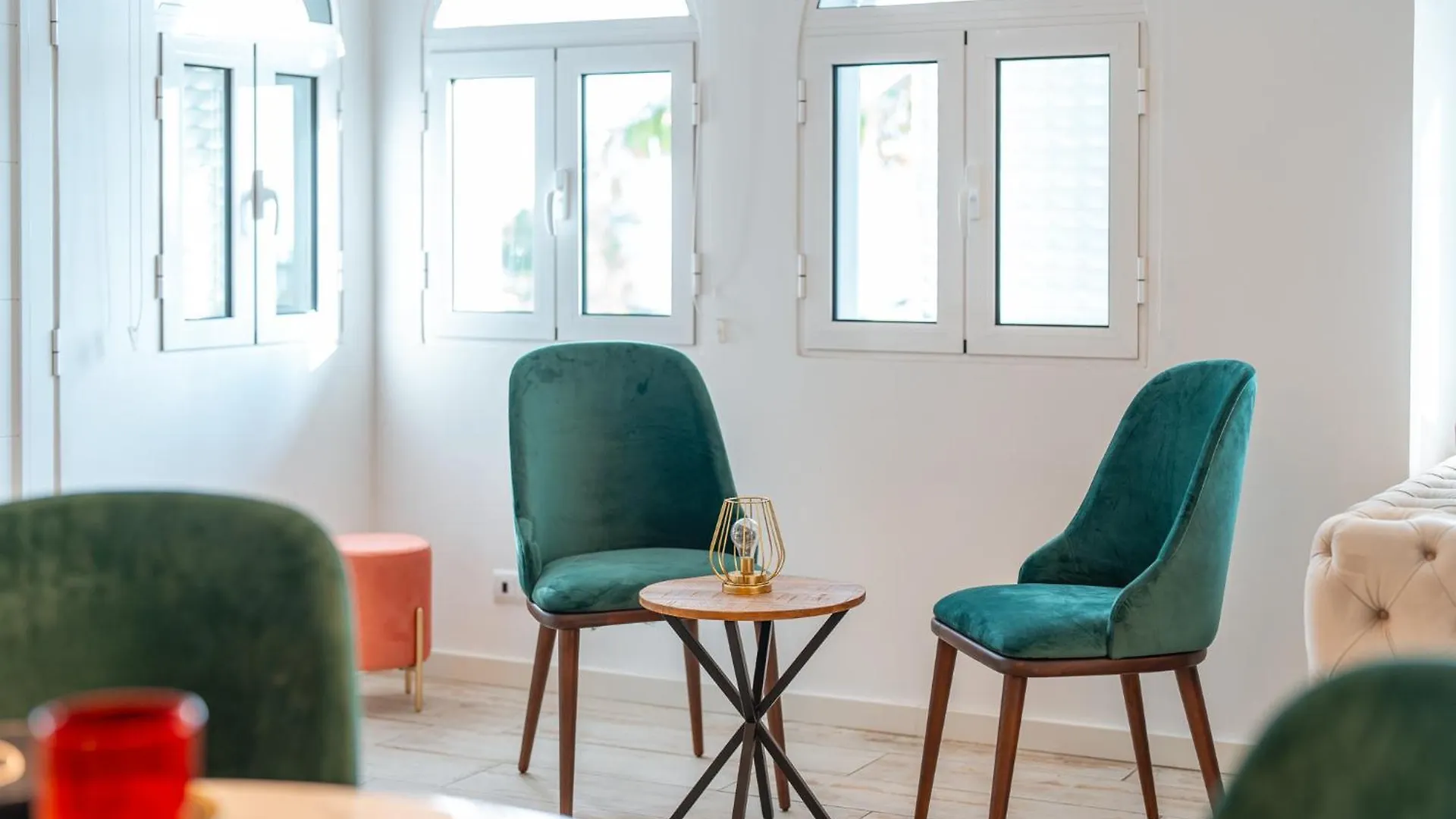 Vakantiehuis Lux House - Free Park- Wifi - Sea View Villa Funchal