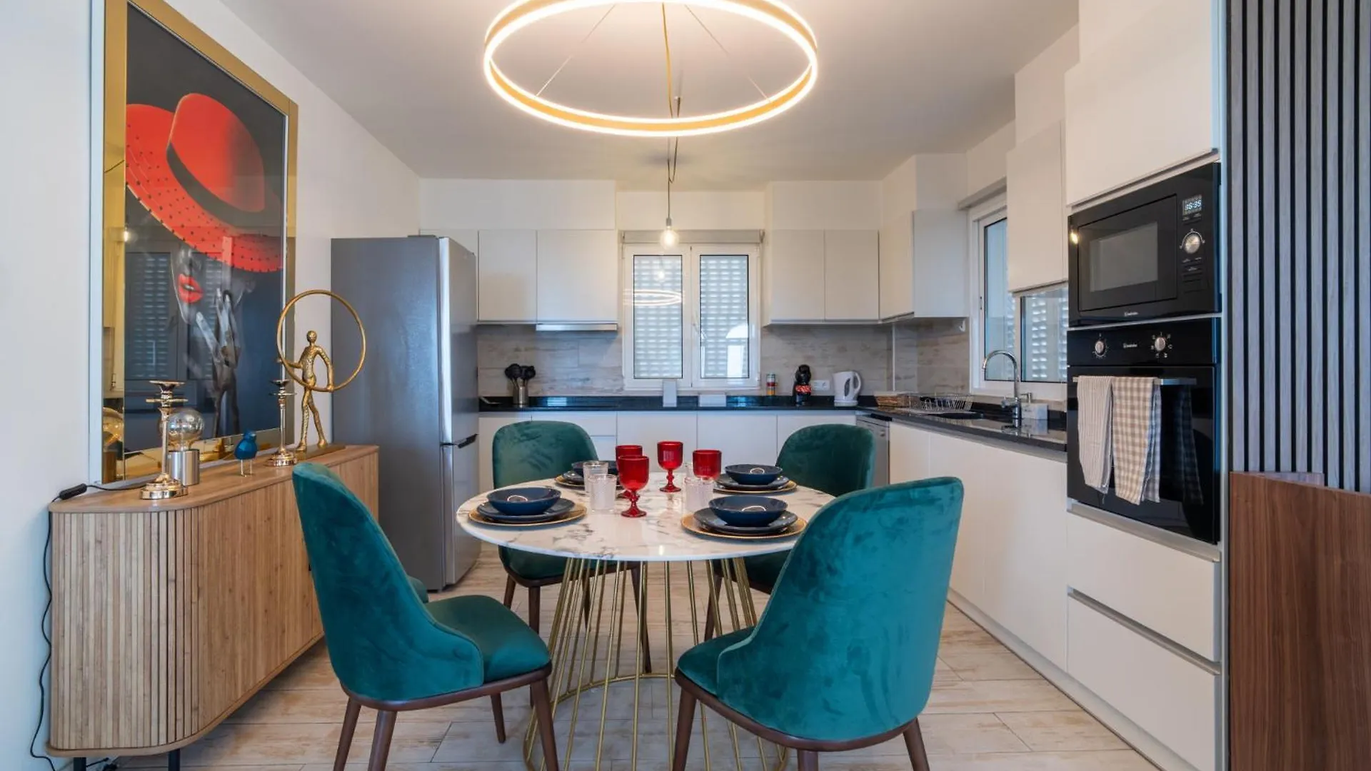 Vakantiehuis Lux House - Free Park- Wifi - Sea View Villa Funchal
