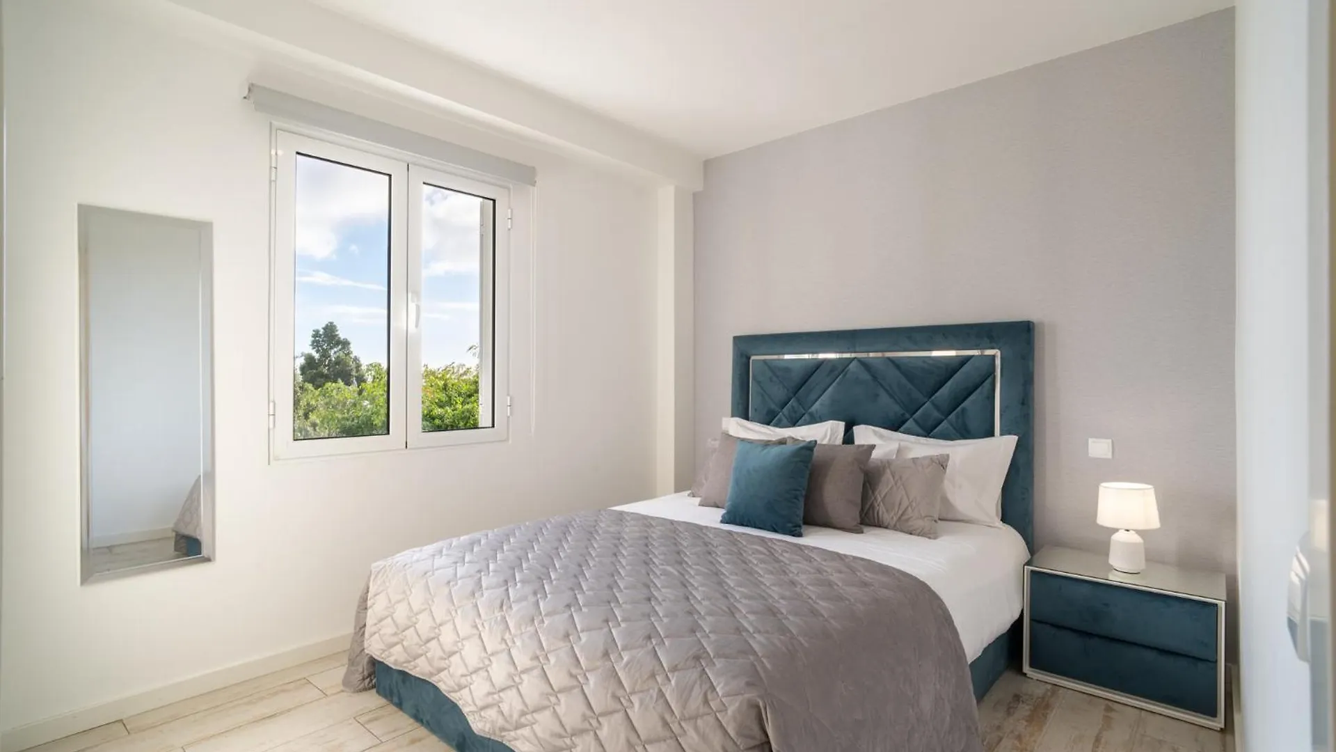 펜션 푼샬 Lux House - Free Park- Wifi - Sea View 빌라 포르투갈
